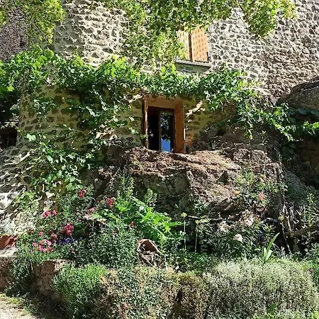 Le Rocher Du Chateau De Retourtour
