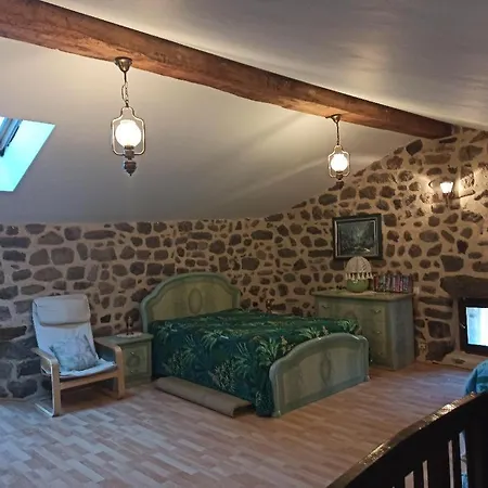 Nyaraló Le Rocher Du Chateau De Retourtour *