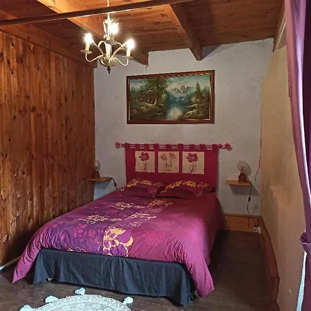 Le Rocher Du Chateau De Retourtour